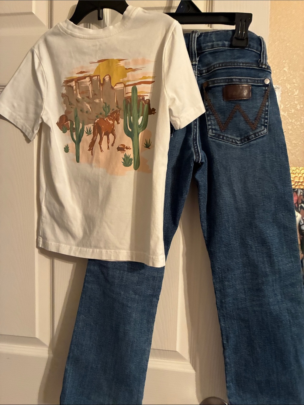 Wrangler Kids Blue Jeans w/new western tshirt